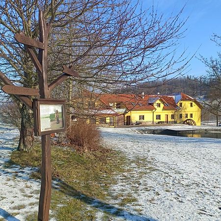Hotel Podvesky Mlyn Tlumacov Exterior foto